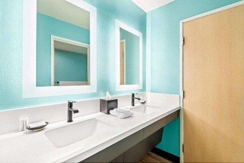 Days Inn by Wyndham Eugene Downtown/University - image 38