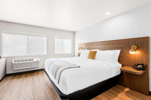 Days Inn by Wyndham Eugene Downtown/University - image 4