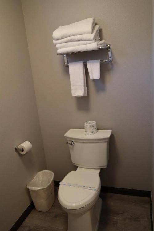Express Inn & Suites Eugene - image 26