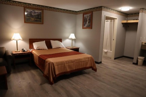 Express Inn & Suites Eugene - image 30