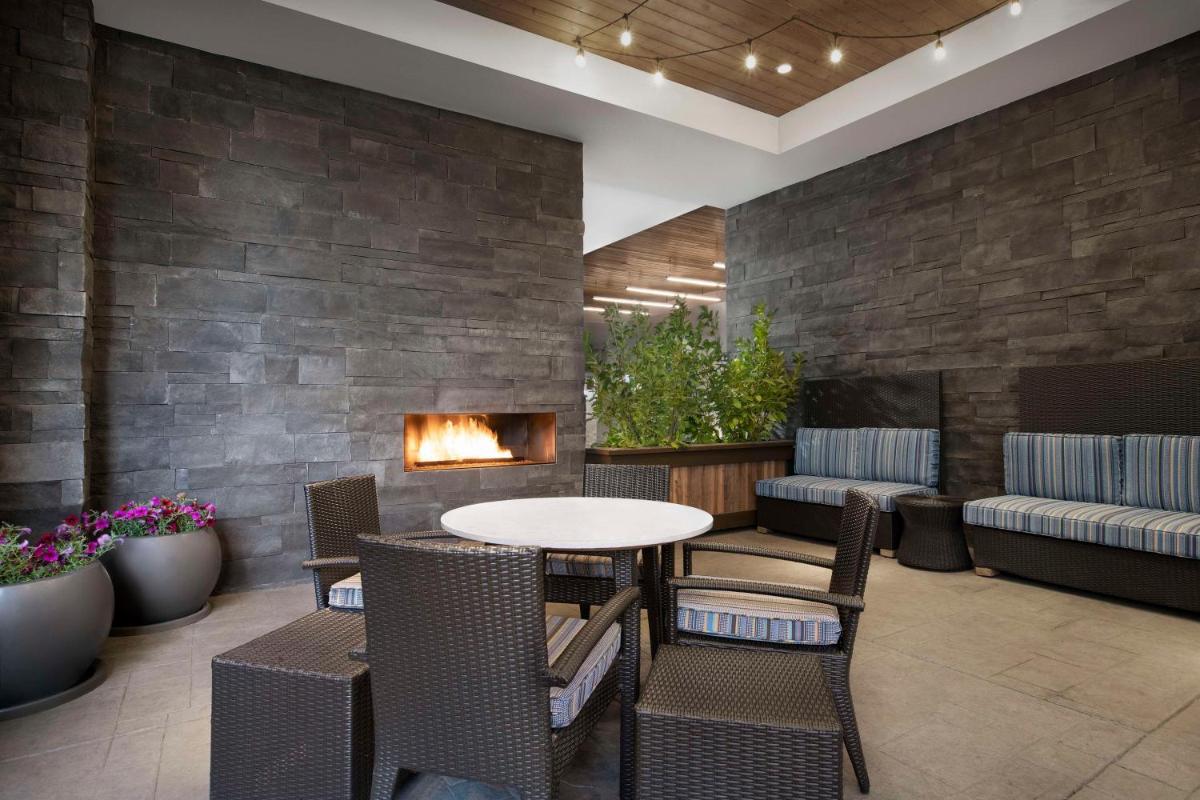 Home2 Suites by Hilton Eugene Downtown University Area - image 2