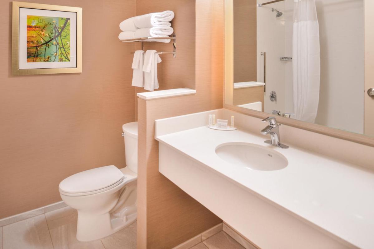 Fairfield Inn & Suites by Marriott Eugene East/Springfield - image 3