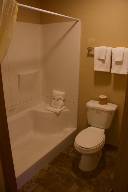 Ozark Swiss Inn - image 9