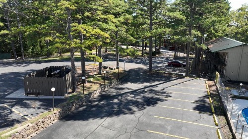 Traveler's Inn & Lodge - image 15