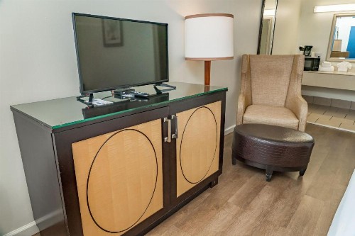 Traveler's Inn & Lodge - image 21