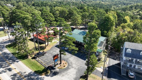 Traveler's Inn & Lodge - image 27