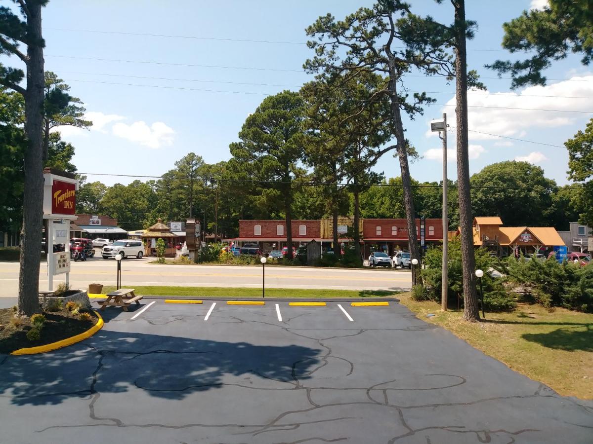Traveler's Inn & Lodge - image 3