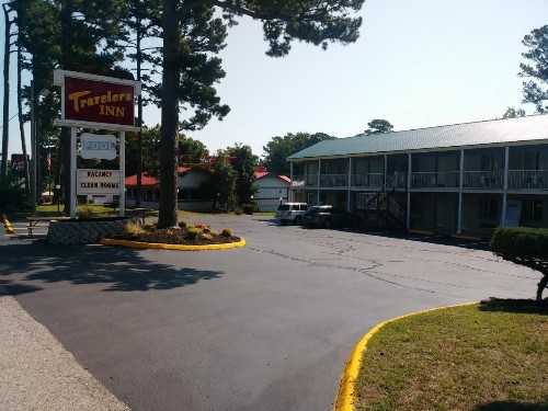 Traveler's Inn & Lodge - image 48