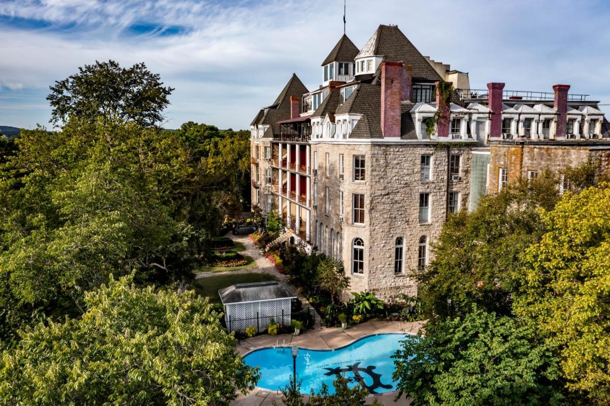 1886 Crescent Hotel and Spa - main image