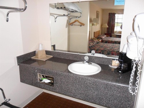Regency Inn Eureka Springs - image 10