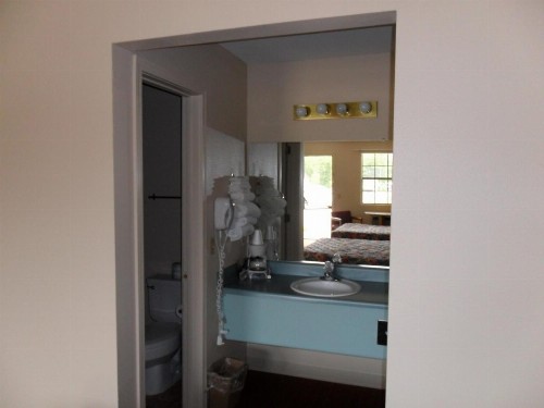 Regency Inn Eureka Springs - image 24