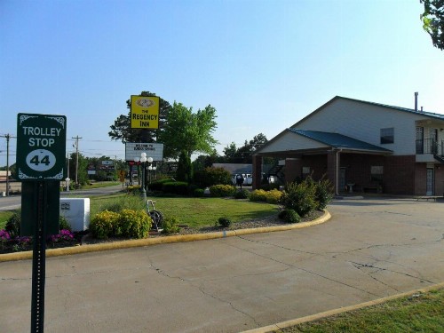 Regency Inn Eureka Springs - image 8