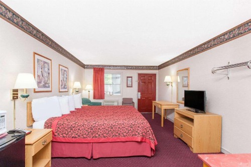 Days Inn by Wyndham Eureka Springs - image 9