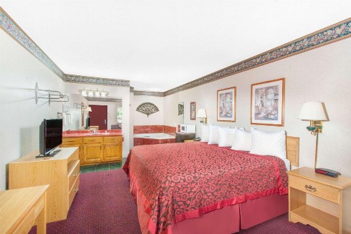 Days Inn by Wyndham Eureka Springs - image 10