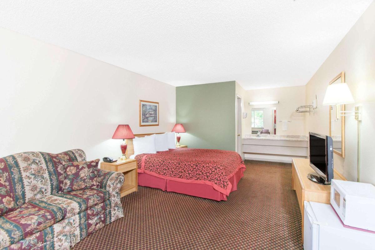 Days Inn by Wyndham Eureka Springs - image 7