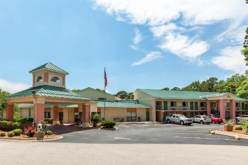 Super 8 by Wyndham Eureka Springs - image 33