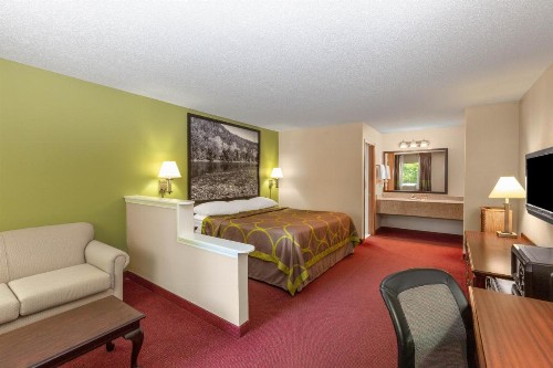 Super 8 by Wyndham Eureka Springs - image 35