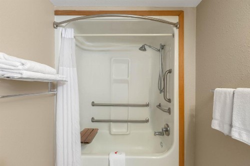 Super 8 by Wyndham Eureka Springs - image 44