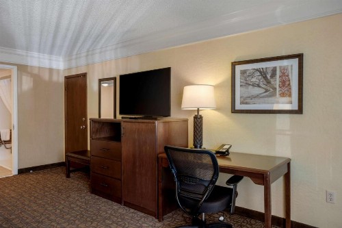 Best Western Inn of the Ozarks - image 10