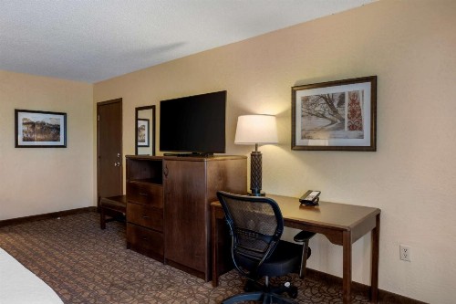 Best Western Inn of the Ozarks - image 29