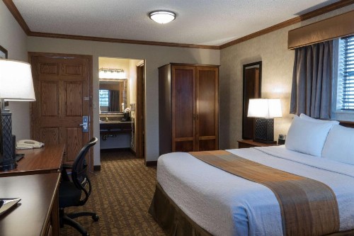 Best Western Inn of the Ozarks - image 35