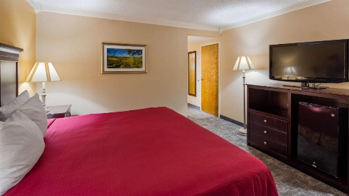 Best Western Eureka Inn - image 10