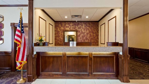 Best Western Eureka Inn - image 14