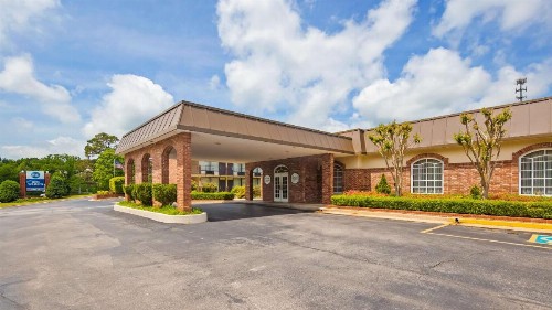 Best Western Eureka Inn - image 16