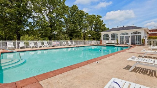 Best Western Eureka Inn - image 18