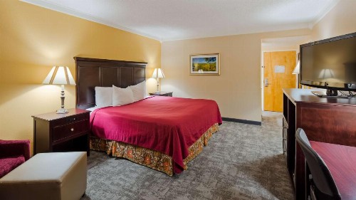 Best Western Eureka Inn - image 2