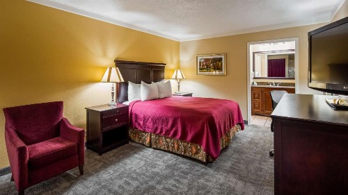 Best Western Eureka Inn - image 3