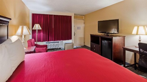 Best Western Eureka Inn - image 4