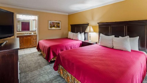 Best Western Eureka Inn - image 5