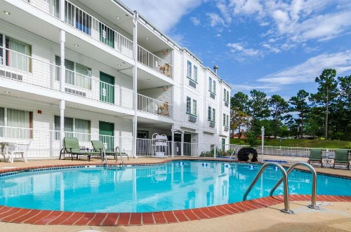 Quality Inn Eureka Springs South - image 3