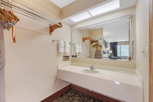 Quality Inn Eureka Springs South - image 48