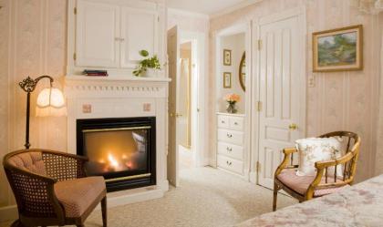 Arsenic and Old Lace Bed & Breakfast Inn - image 9