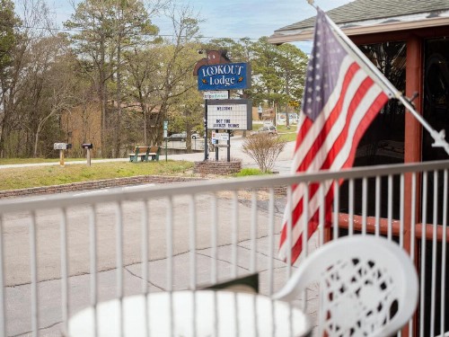 The Lookout Lodge - image 39