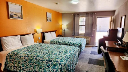 Swiss Village Inn - image 21