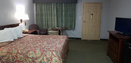 Swiss Village Inn - image 27