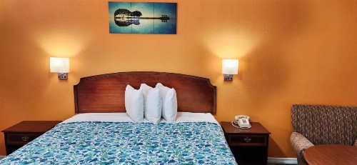 Swiss Village Inn - image 7