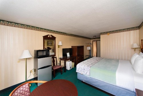 Ozarka Lodge Eureka Springs - image 26