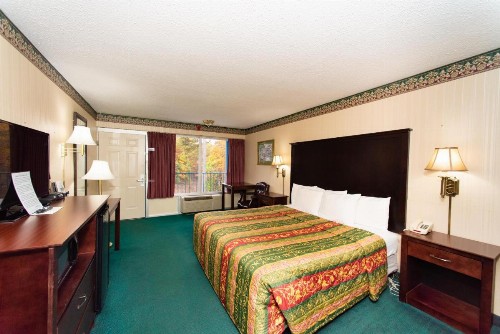 Ozarka Lodge Eureka Springs - image 30