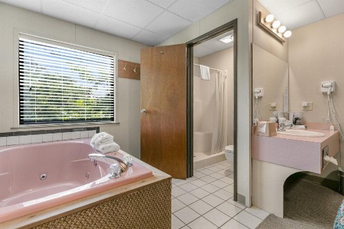 Candlewick Inn - image 26