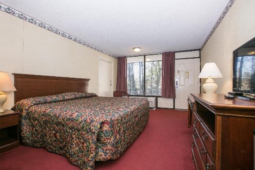 Candlewick Inn - image 44