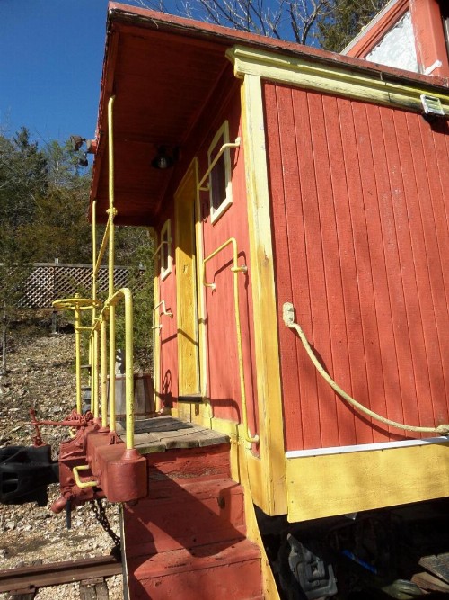 Livingston Junction Cabooses and Cabin