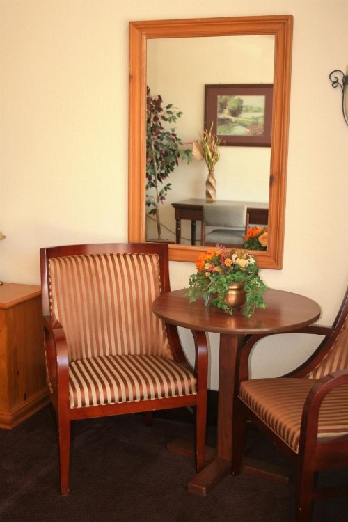 Statue Road Inn - image 11