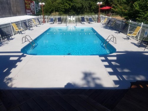 Statue Road Inn - image 13