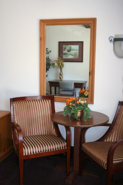 Statue Road Inn - image 8
