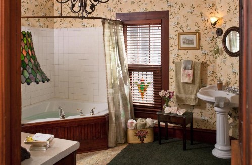 Cliff Cottage Inn - image 18