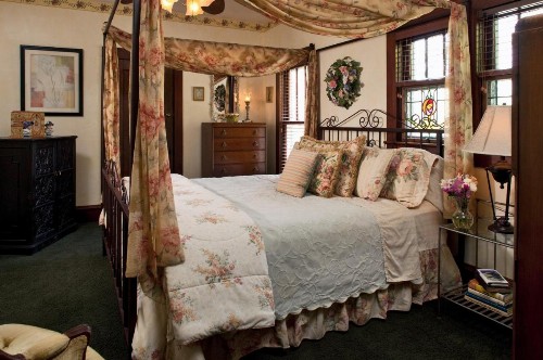 Cliff Cottage Inn - image 19